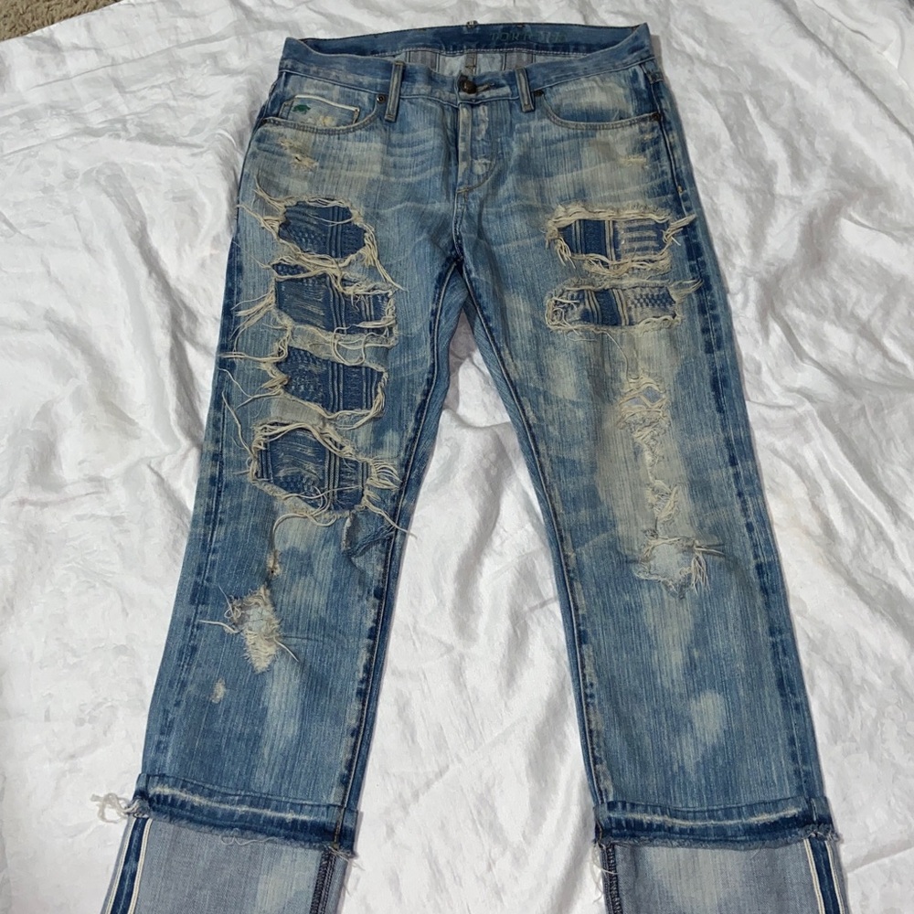 Tortoise distressed medium wash denim jean size 28
